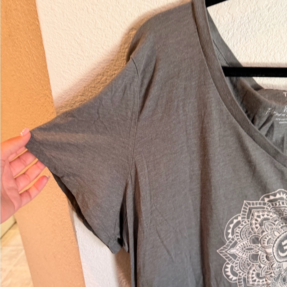 Torrid Gray V-Neck Graphic Tee with Mandala Print - Picture 2 of 6